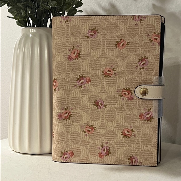 Cute. COACH Notebook With Floral Print. - Picture 10 of 12